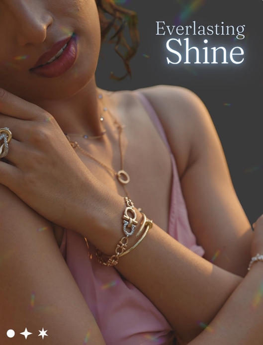 Detailed CarbonFacet bracelet craftsmanship